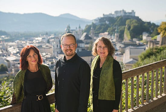 Peridot Salzburg wird von Peter Peinstingl, Romana Rauscher und Petra Hinterholzer geleitet