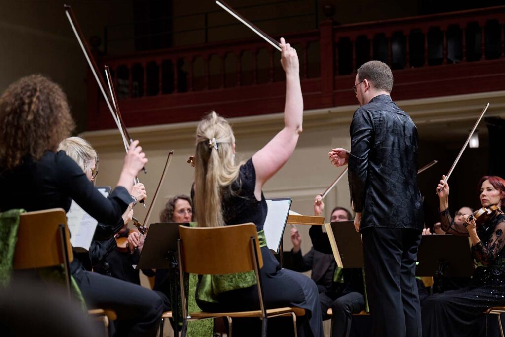 Orchesterkonzert im Konzertsaal Solothurn mit der Geigerin Lisa Schatzman und dem Ensemble Péridot Salzburg beim Mozart-Festival 2026